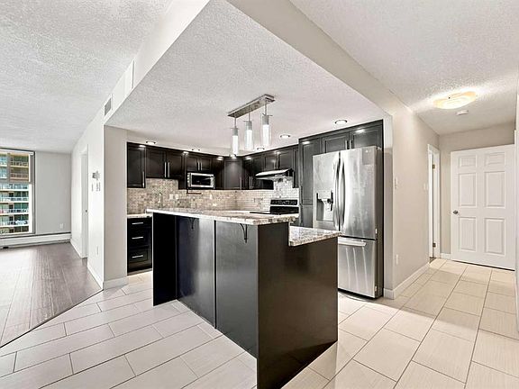 3rd image of 1100 SE 8th Ave SW #606