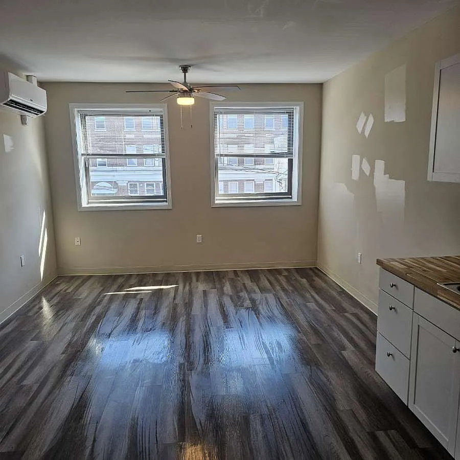 1 bed, 600 sqft, $1,000 — Photo 2