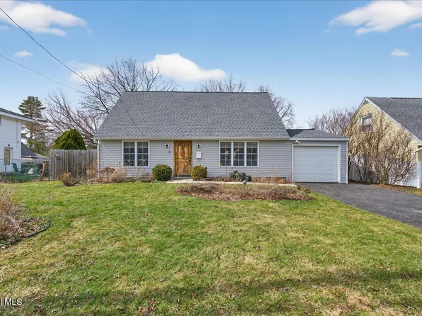 31 Dunham Street, Troy, NY 12180