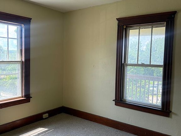 3rd image of 448 Cumberland Hill Rd #2F