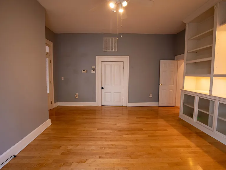 335 N 6th St #1 — Photo 22