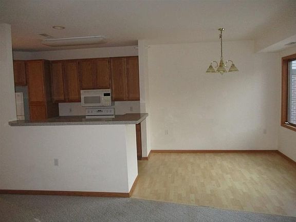 4th image of 3010 Yarmouth Greenway Dr APT 112