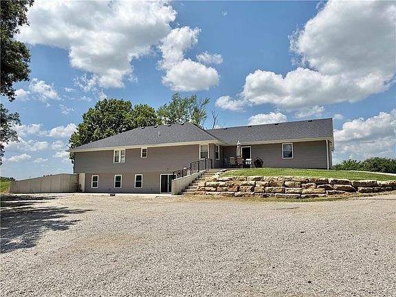 2nd image of 3187 NE County Road 2504