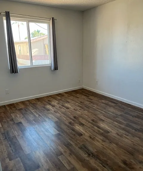 1223 N Dysart Rd #2 — Photo 7