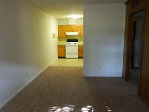 3rd image of 1216 Moseley Dr APT 4
