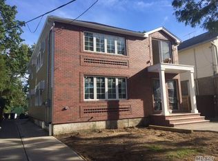 14105 243rd St, Rosedale, NY 11422