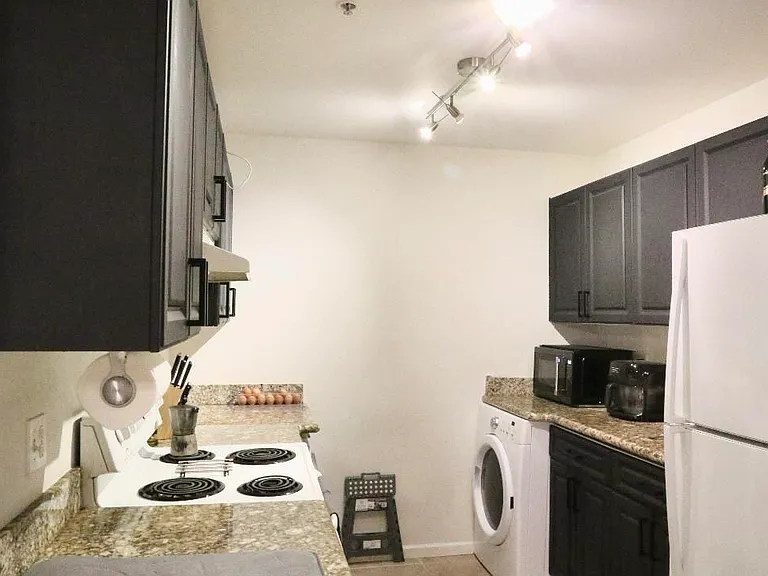 2100 Greenview Shores Blvd #508 — Photo 6