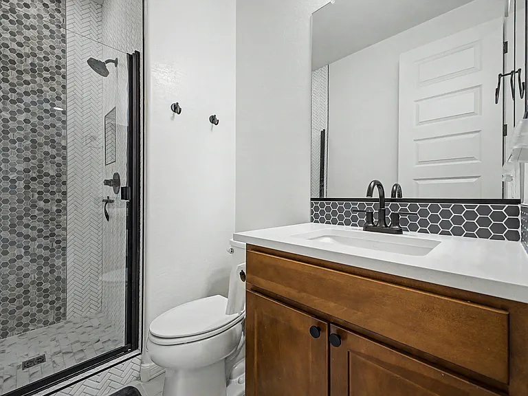 5737 W Getty Dr — Photo 26