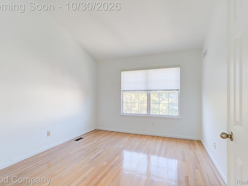 1322 S Main St, photo 24