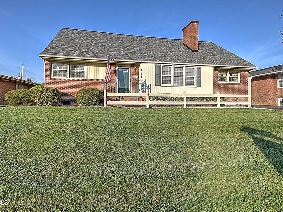 3rd image of 2133 Swannanoa Ave