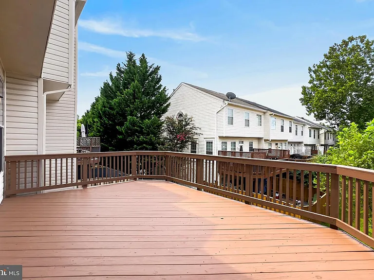 14637 Stream Pond Dr — Photo 43