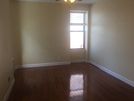 4th image of 1565 Lexington Ave #3W