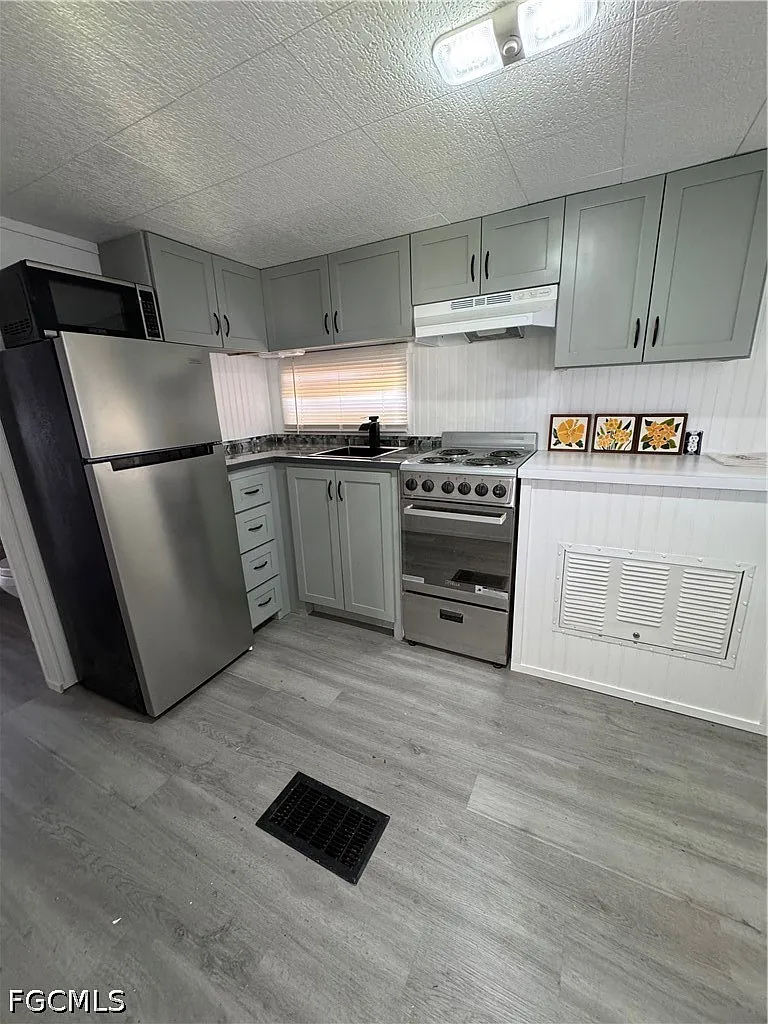 1 bed, 1.0 bath, 527 sqft, $900 — Photo 4
