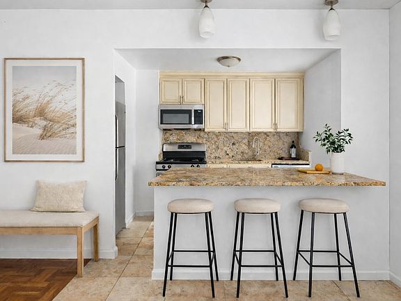 2nd image of 350 E 52nd St APT 2G