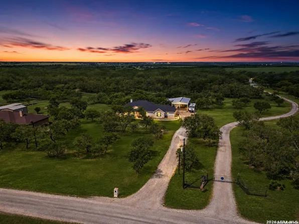 209 Gentle Breeze, Floresville, TX 78114