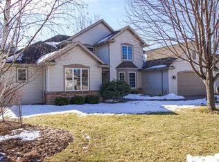 1827 Orchard Blossom Dr, Appleton, WI 54915