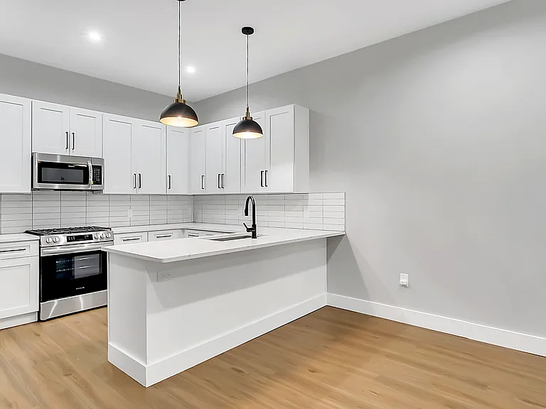 1225 Washington Blvd #B — Photo 2
