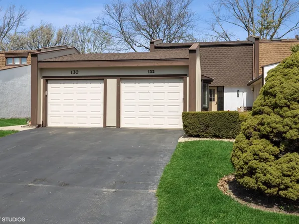 132 Cascade Dr, Indian Head Park, IL 60525