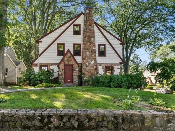 83 Greenway Street, Hamden, CT 06517