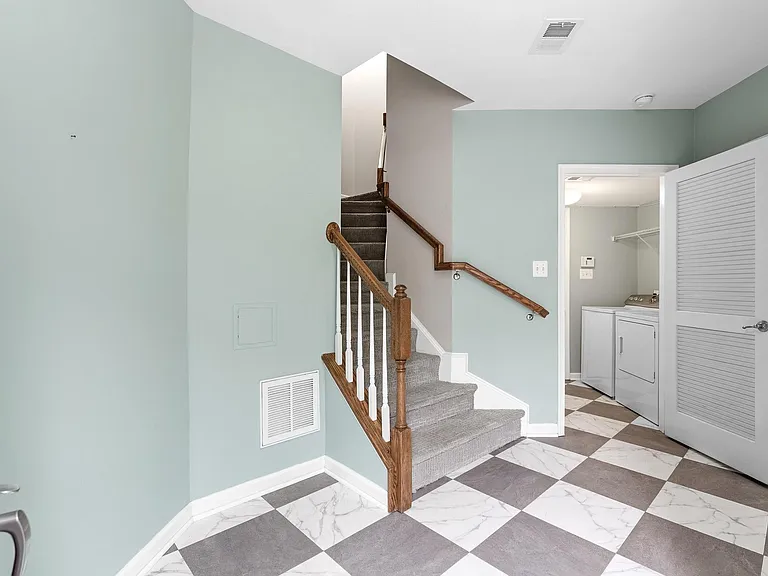 7015 Trek Way — Photo 6