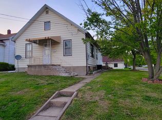 503 8th St, Peru, IL 61354