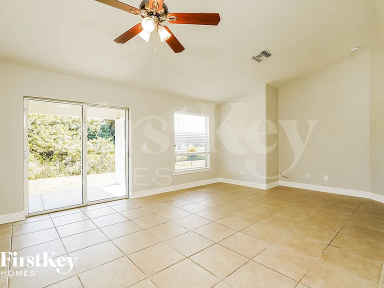 6136 Hellman Ave — Photo 4