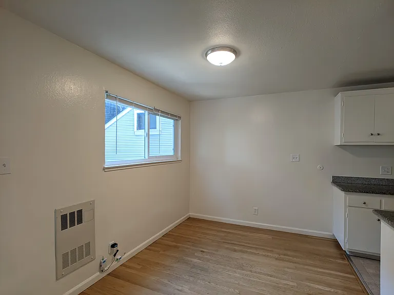 Vanguard Apartments — Photo 12
