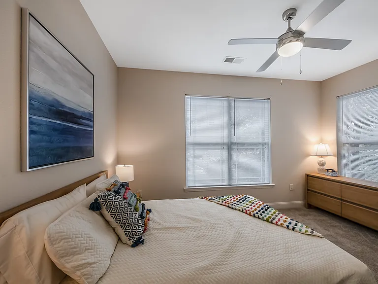 Ashbury Square Apartments — Photo 66