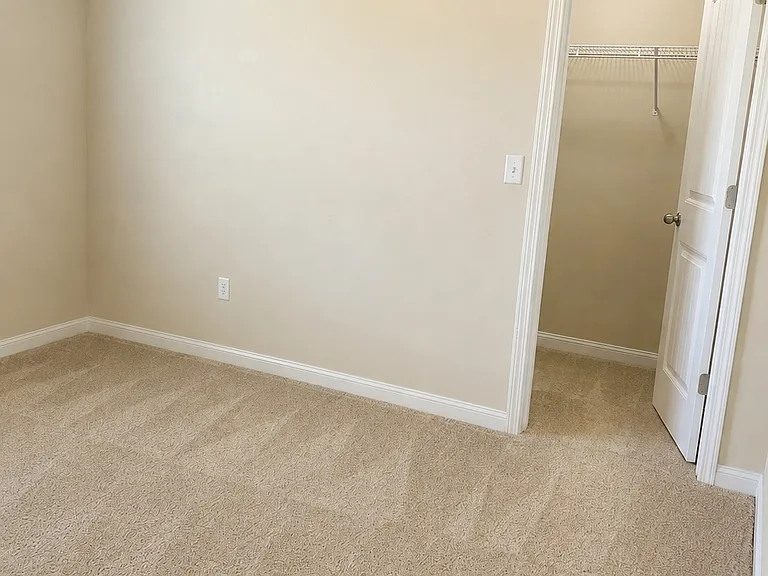 1106 Creekside Cir — Photo 7