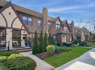 8544 67th Rd, Flushing, NY 11374