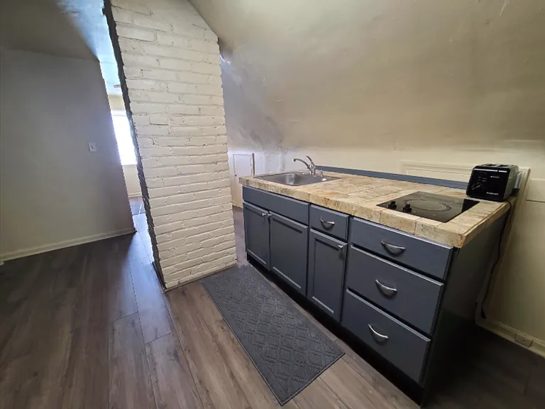 3333 E 125th St #3 — Photo 5
