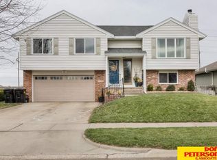 2360 Deerfield Ave, Fremont, NE 68025