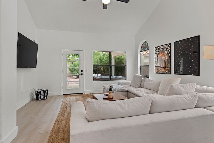 1st image of 5952 E Aire Libre Ln