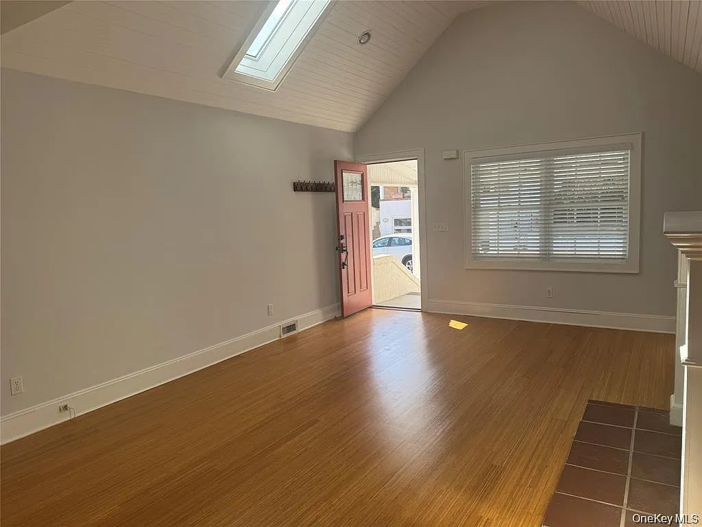 3 bed, 2.5 bath, 1116 sqft, $4,800 — Photo 4