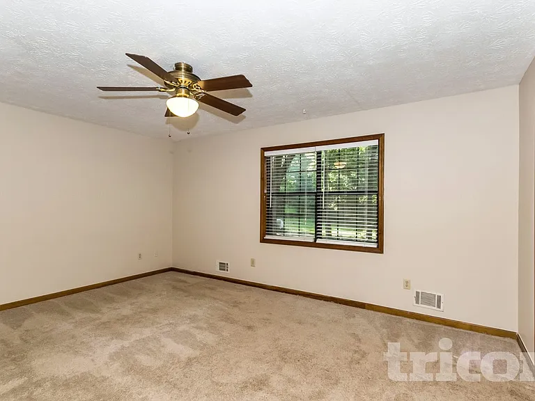 110 Belair Trl — Photo 7