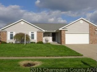 206 N Spruce Dr, Mahomet, IL 61853