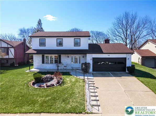 2950 Santee Dr, Bethlehem, PA 18017