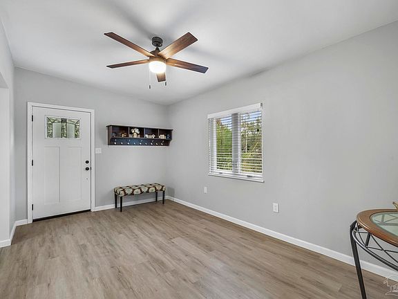 4th image of 451 Lakeview Ave