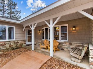 W7881 Oakcrest Dr, Hortonville, WI 54944