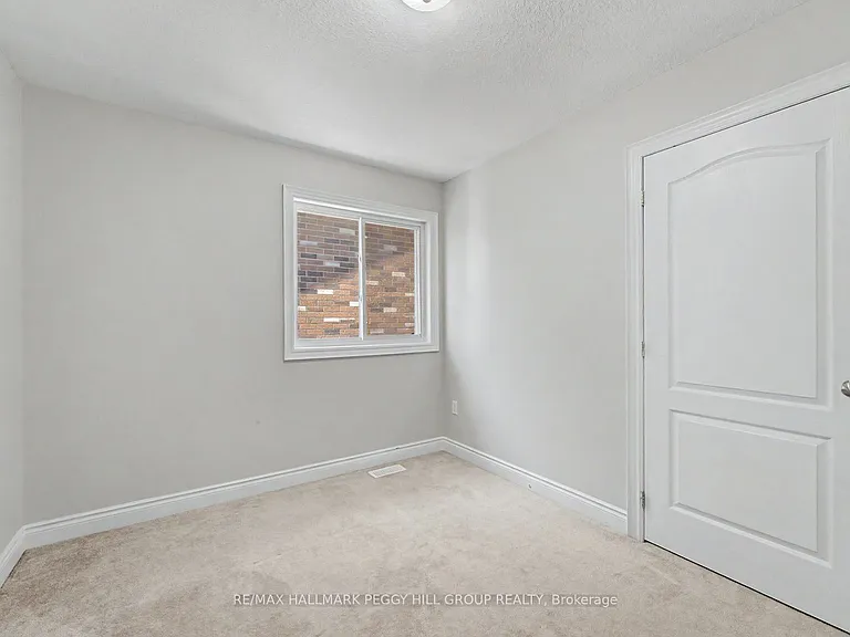 53 Nathan Cres #UPPER — Photo 11