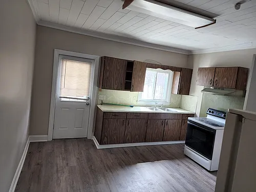 130 Perkins Ave Photo 1