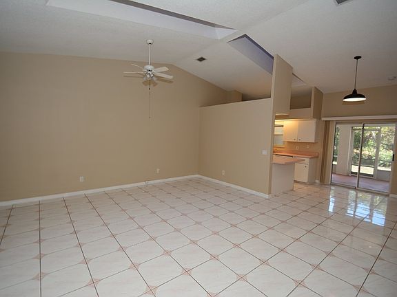 5th image of 19 Flemingwood Ln