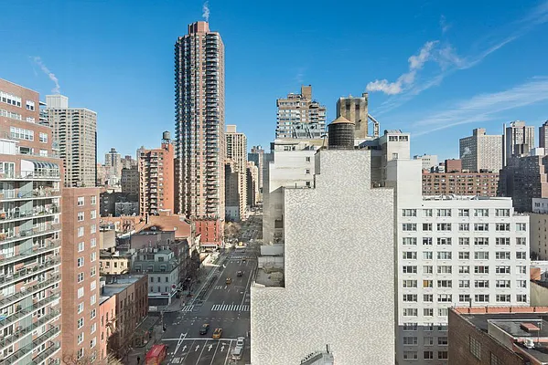 Sold by Nest Seekers International | media 25