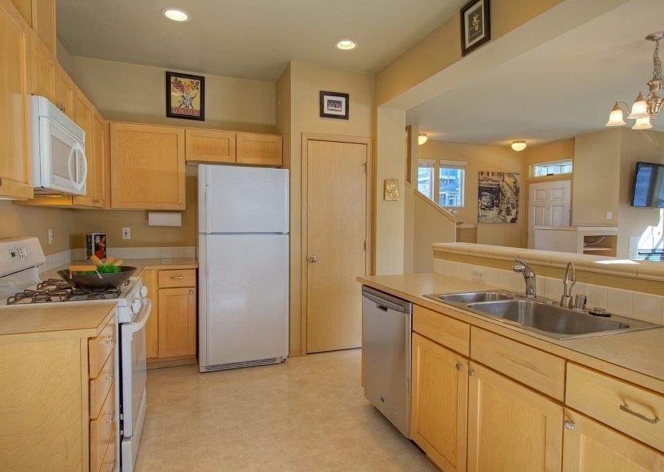 1st image of 14325 NE 186th Ct