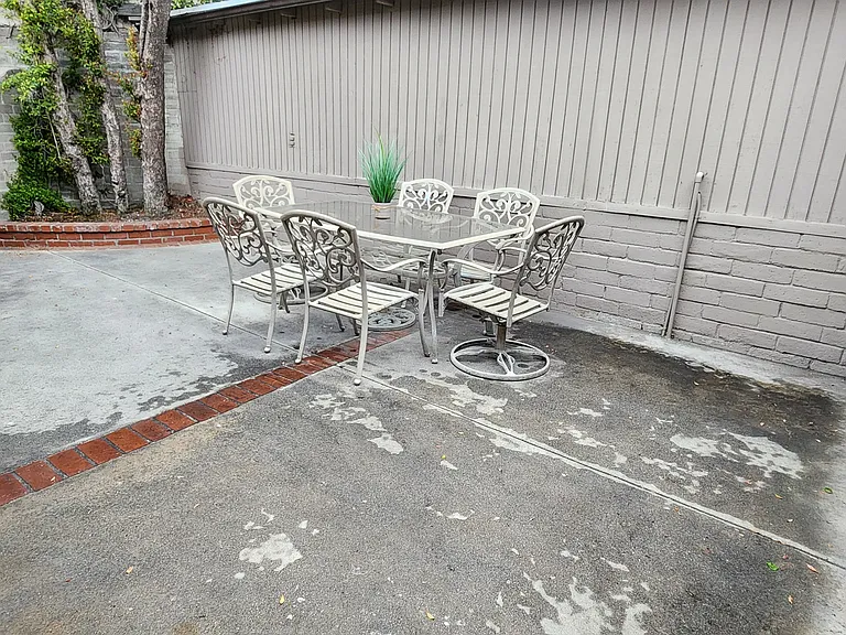2813 Mary St #1/2 — Photo 28