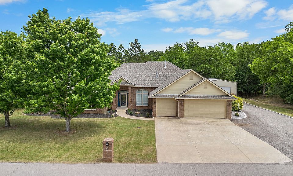 1st image of 44743 Kingsbury Ln