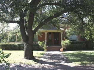 1329 S Lindsay St, Gainesville, TX 76240