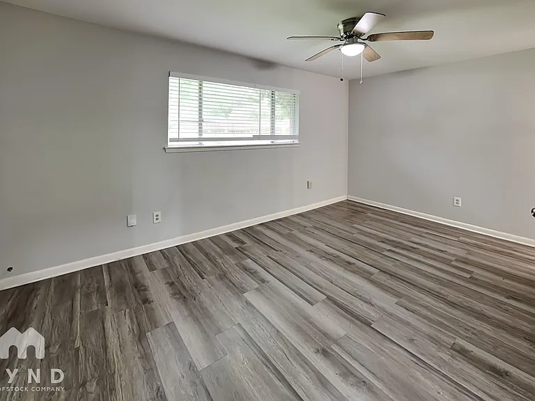 14515 Alrover St — Photo 7
