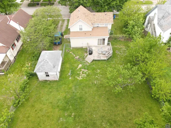 220 S 13th St, Sabetha, KS 66534