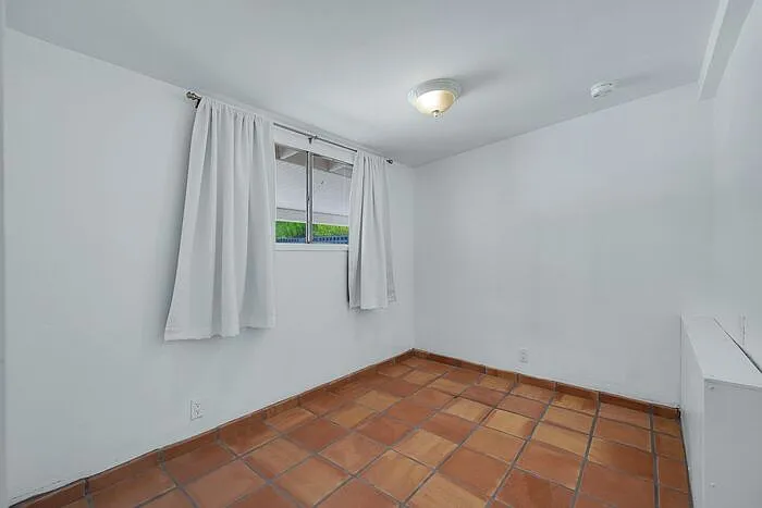 1209 E Meadowbrook Ave — Photo 19